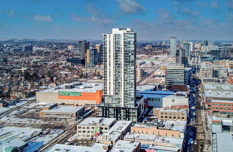 home for lease on 408-55 DUKE Street W