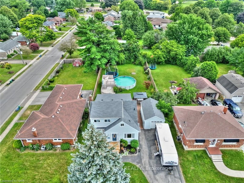 3318 Sinnicks Ave, Niagara Falls, L2J 2G3 | Image 2