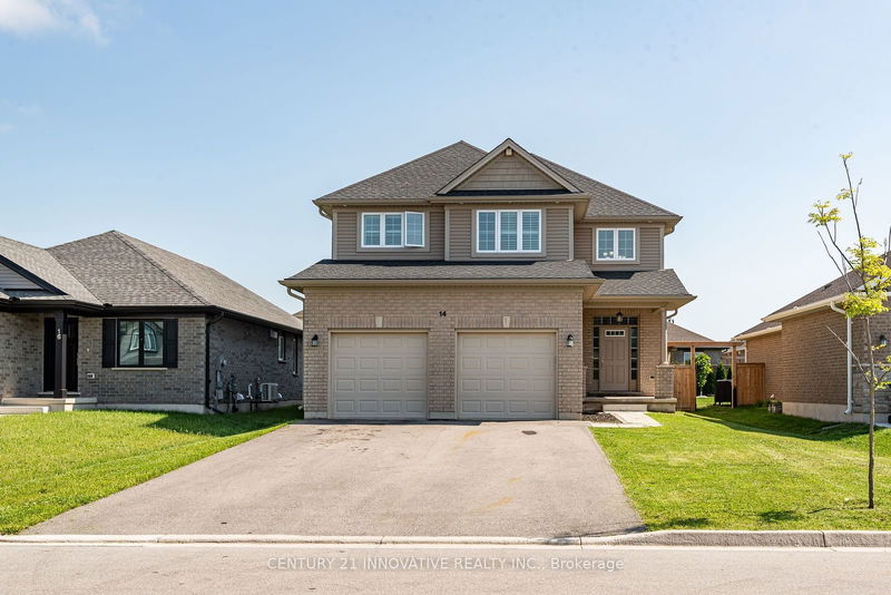 home for lease on Bsmt-14 Oxford Terrace