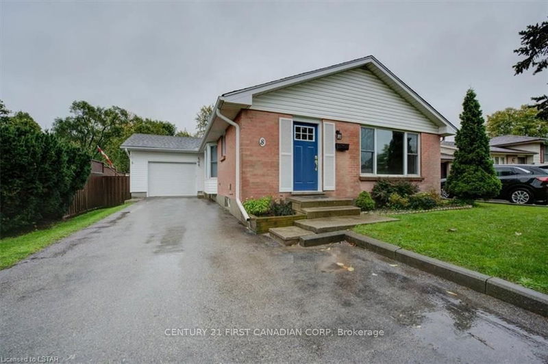 home for lease on 8 Greenfield Court