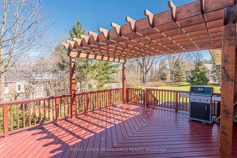 651 Woodland Pl  Kingston, K7L 4V1 | Image 38