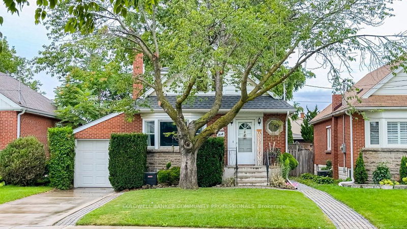 home for sale on 32 Jefferson Avenue
