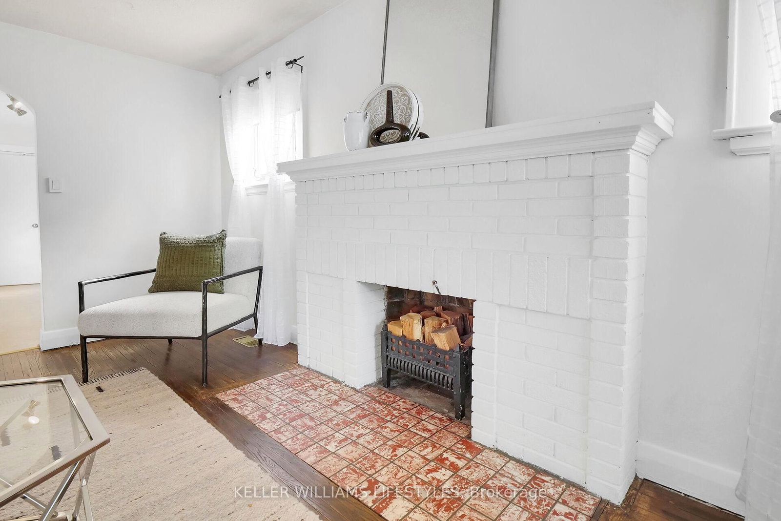 Listing Image 7