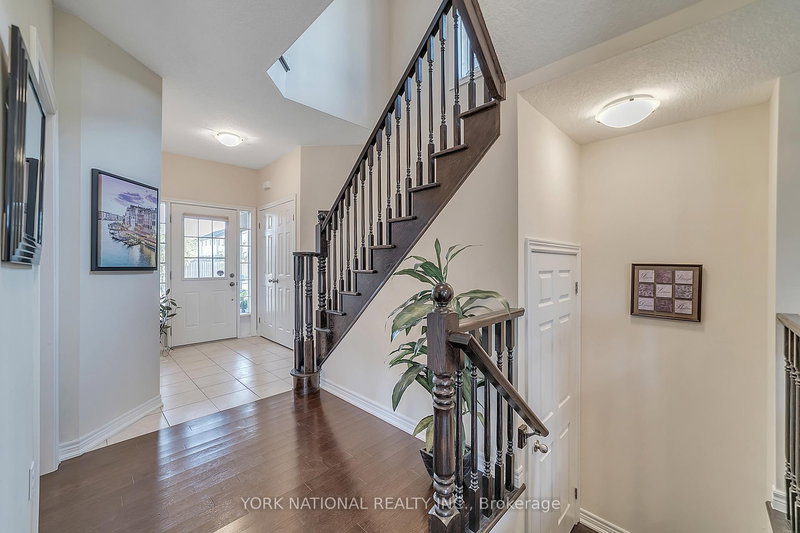 30 Madonna Dr S, Hamilton, L9B 0H1 | Image 2