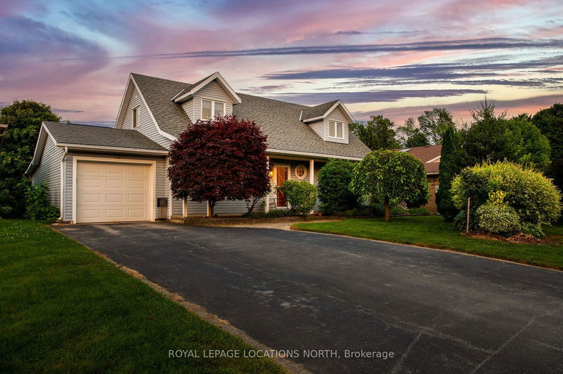 home for sale on 13 Country Crescent