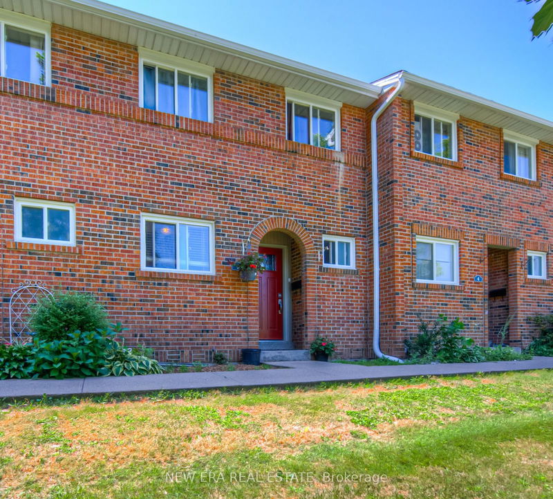  3 - 125 Livingston Ave  Grimsby, L3M 4S5 | Image 1