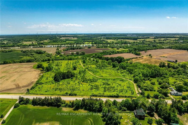 home for sale on #17 Haldimand Road