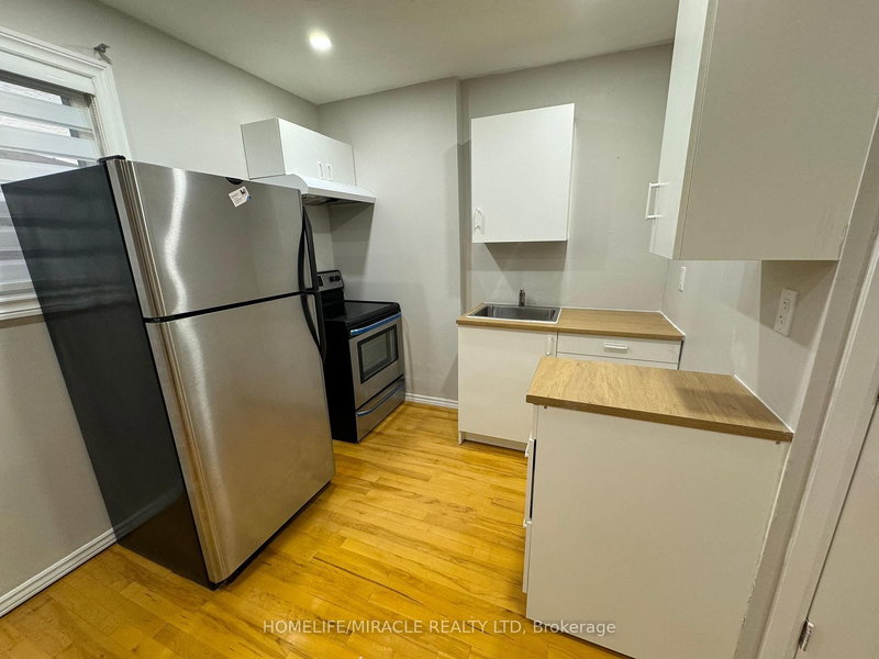 Lower - 2 Envoy Blvd, Hamilton, L8G 4N1 | Image 3