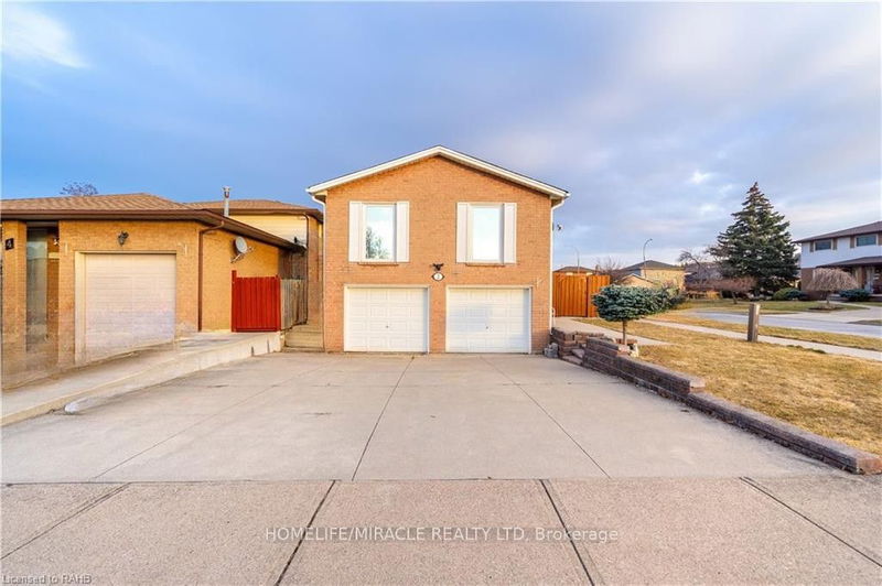 home for lease on Upper-2 Envoy Boulevard
