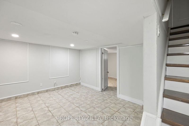 4105 Roseland Dr E Windsor, N9G 1Y5 | Image 20