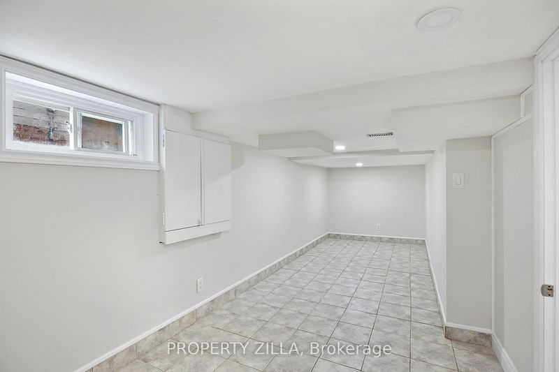 4105 Roseland Dr E Windsor, N9G 1Y5 | Image 22