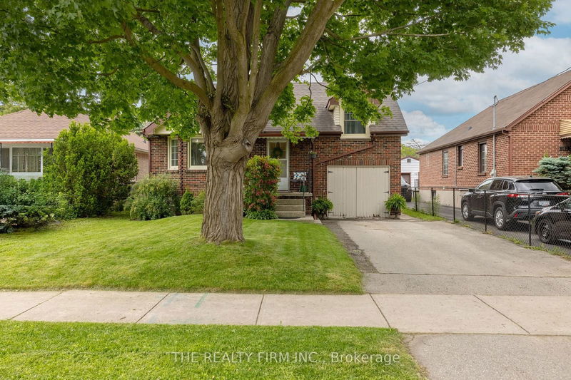 home for lease on 384 Spruce Street
