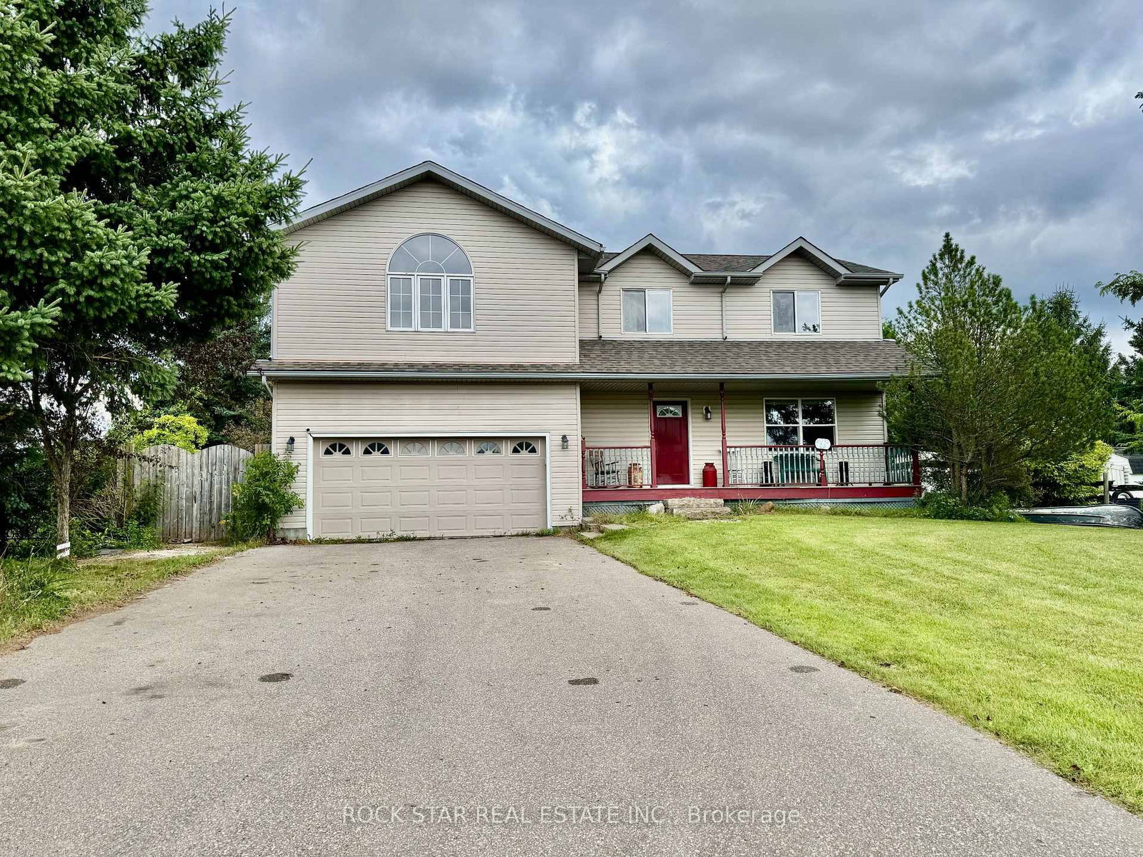 Listing photo 2
