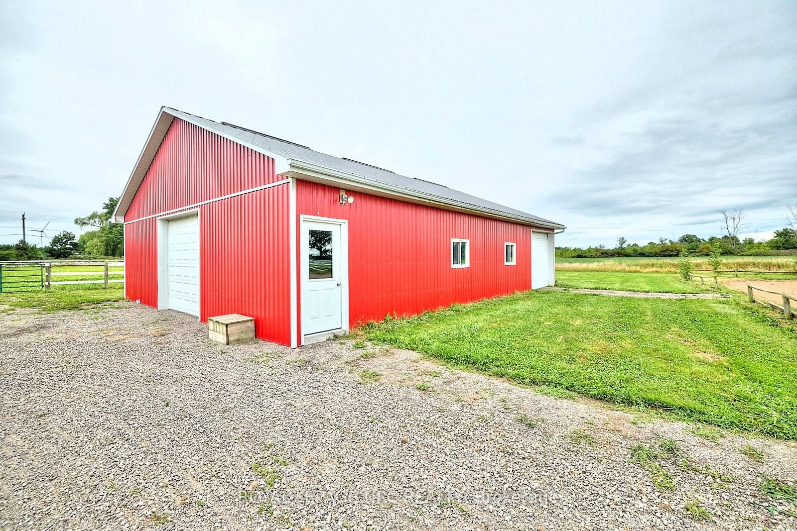Listing Image 3