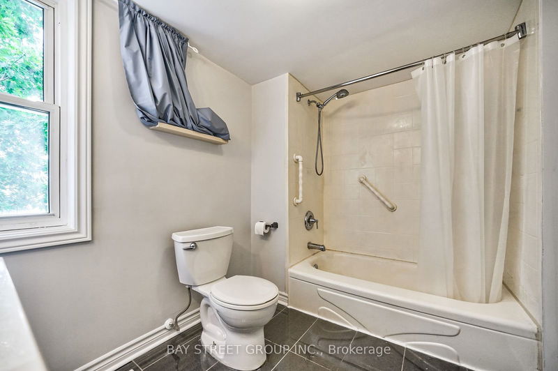 41 Harold St  Hamilton, L8S 2R7 | Image 25