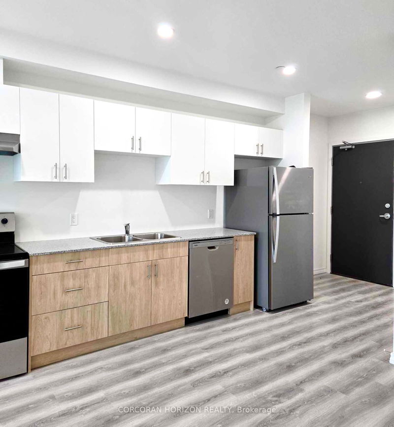 home for lease on 606-181 Elmira Road S