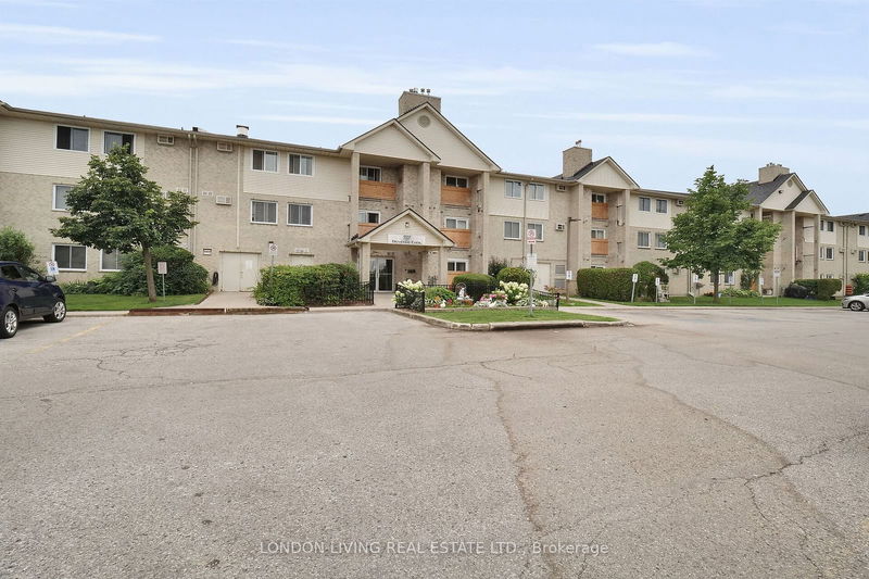 home for sale on 207-727 Deveron Crescent