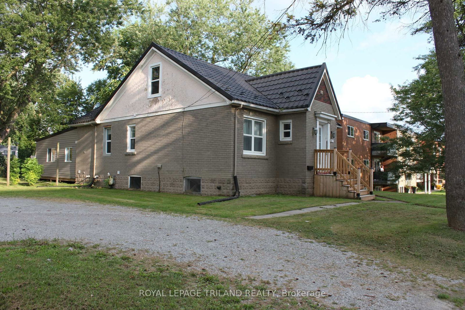 Building at 6566 Drummond Road, Niagara Falls, Dorchester