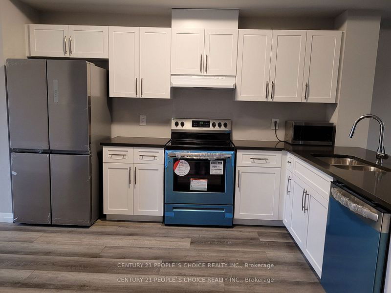 home for lease on 37-720 Grey Street