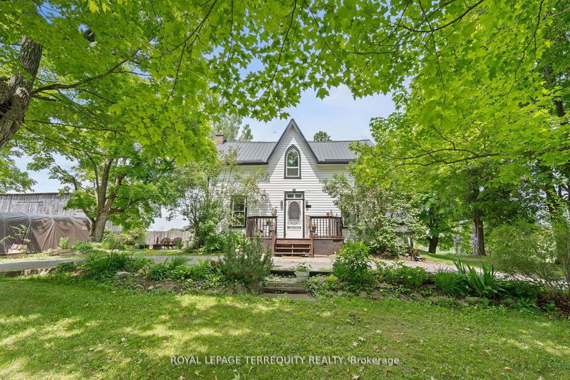 home for sale on 3794 10th Line E