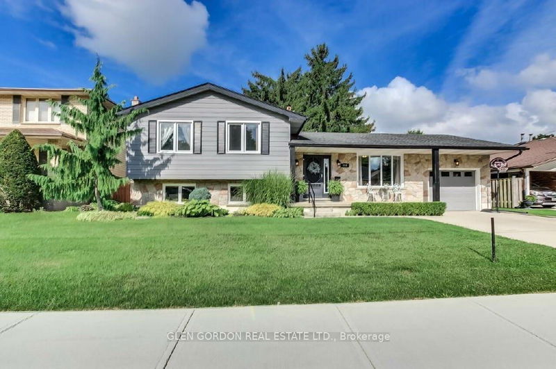 home for sale on 384 Drury Lane