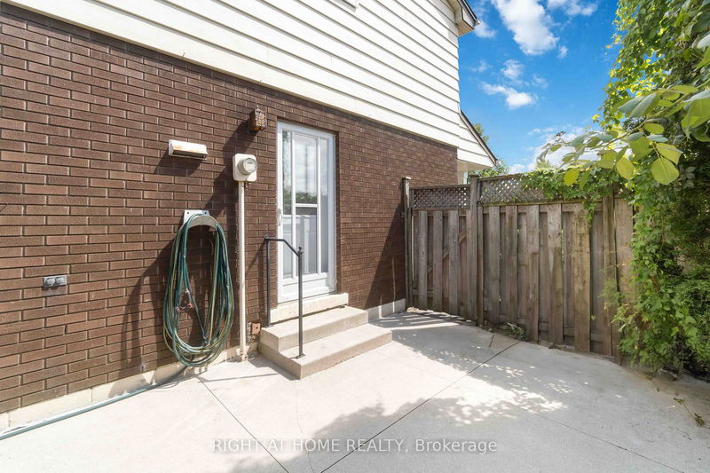 51 Camelot Dr  Hamilton, L8V 2L1 | Image 33