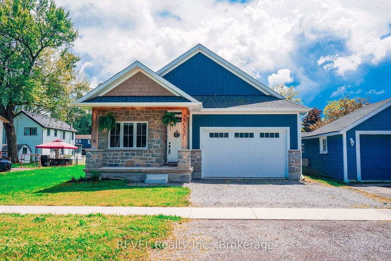 home for sale on 3733 Roxborough Avenue