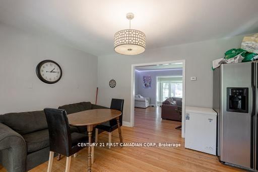 Listing Image 11