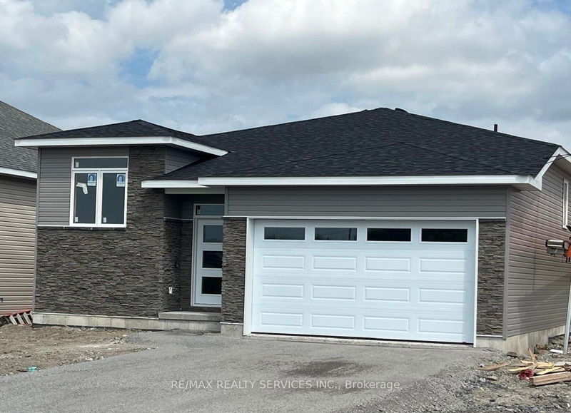 home for lease on 32 Summit Crescent