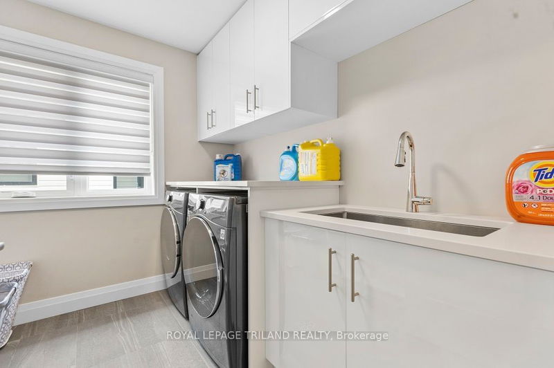 1592 Applerock Ave  London, N6G 0X5 | Image 16