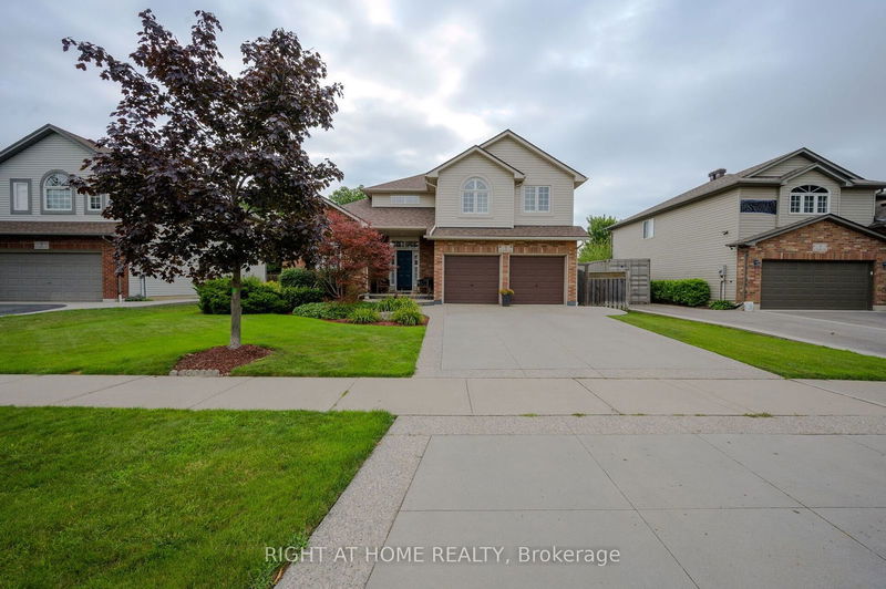 home for sale on 5 Dunrobin Drive
