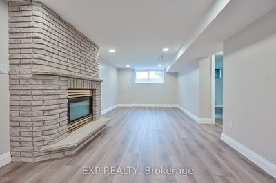 LOWER-69 Cumming Court, Hamilton, Ontario image-0-4