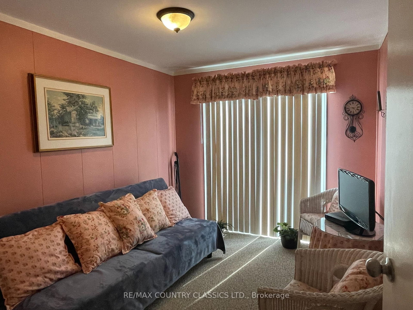 Listing Image 9