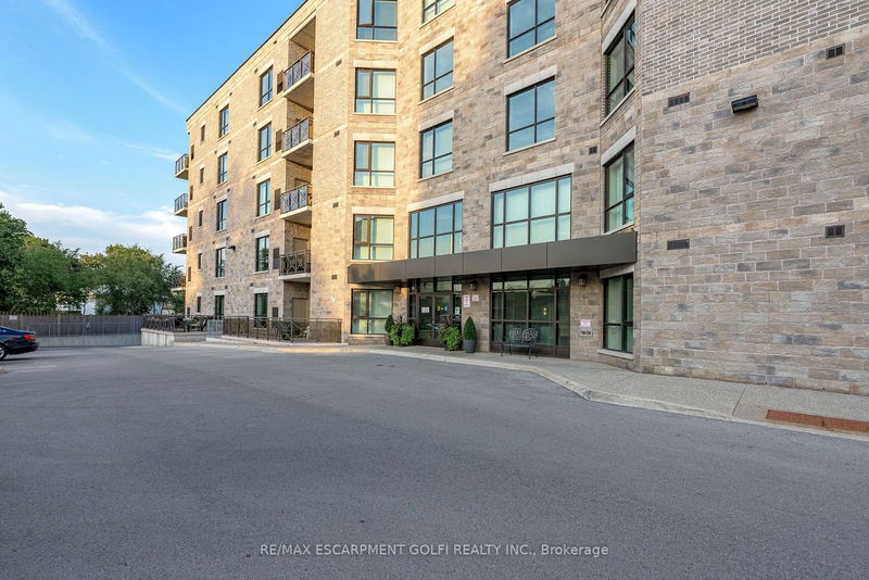 home for sale on 406-379 Scott Street