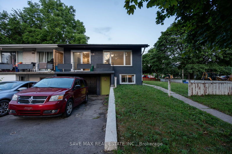 219 Franklin St S Kitchener, N2C 1R8 | Image 1