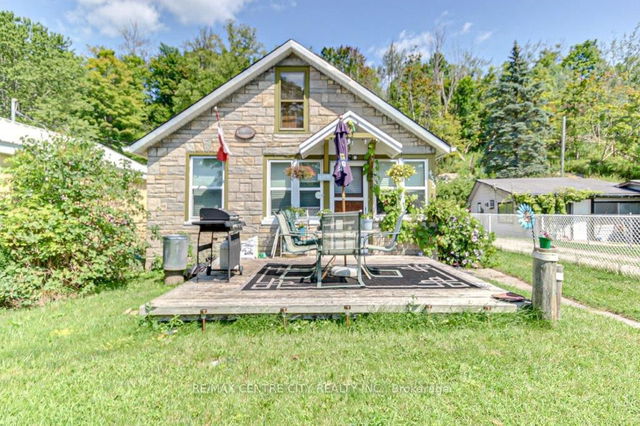 435 EDITH CAVELL Boulevard