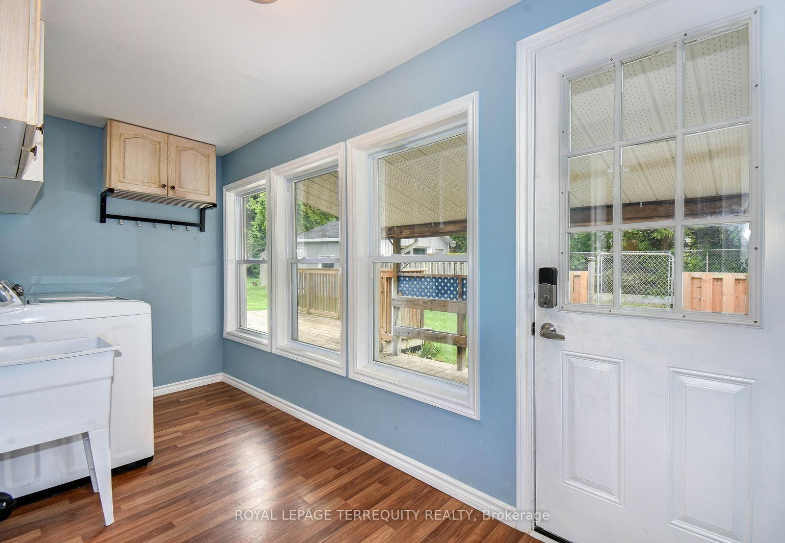 Listing Image 7