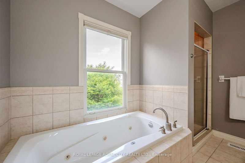 61 Clairfields Dr E Guelph, N1L 1P5 | Image 26