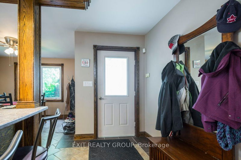 43 Farley Cres  Quinte West, K8V 6J7 | Image 3