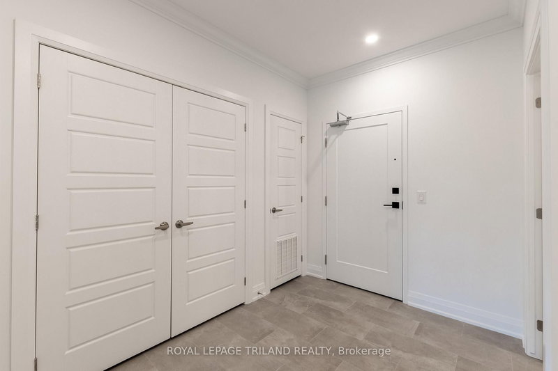 307 - 1975 Fountain Grass Dr, London South, N6K 0M3 | Image 3