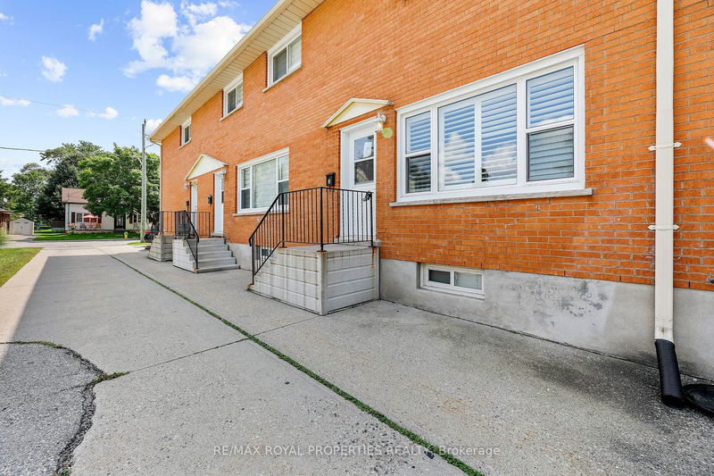  3 - 72 Bee St  Woodstock, N4S 3Z3 | Image 1