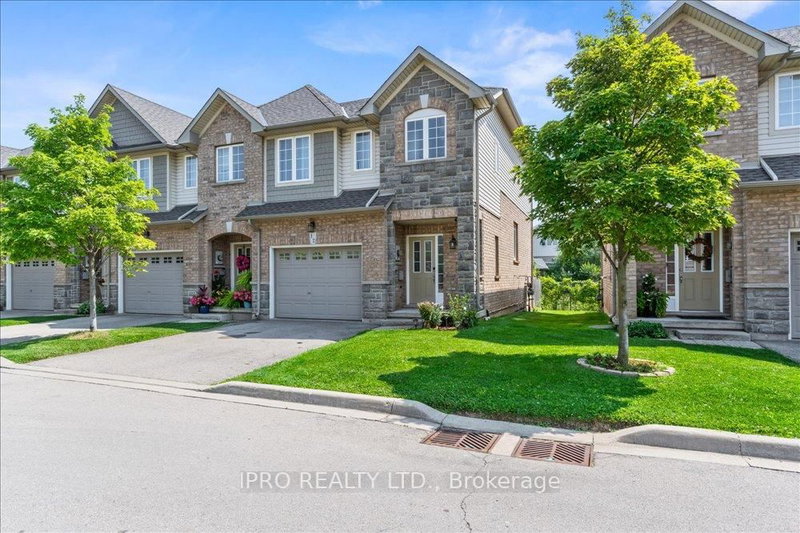 12 - 40 Dartmouth Gate, Hamilton, L8E 0C4 | Image 2