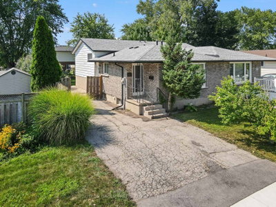 Semi-Detached House sold at 47 Barrington Drive, Welland, Ontario, L3C 5Z8 - Prince Charles - MLS: X9258058