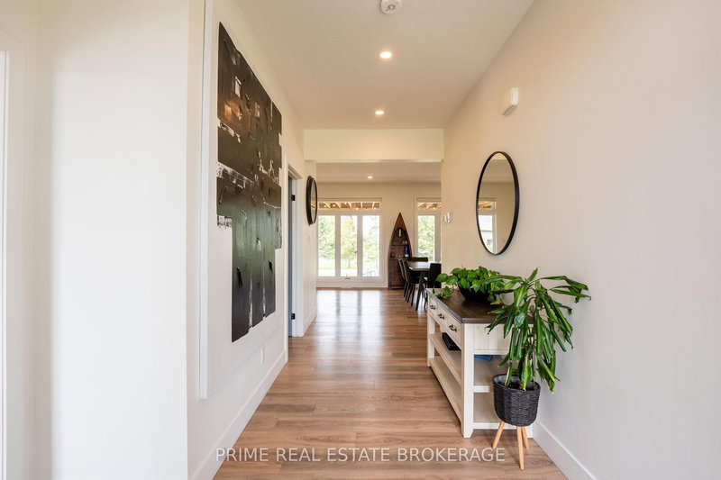 33977 Kildeer Dr, Bluewater, N0M 1N0 | Image 3