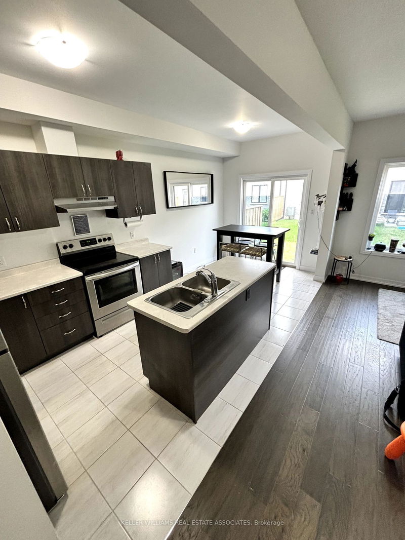 home for lease on 28-520 Grey Street