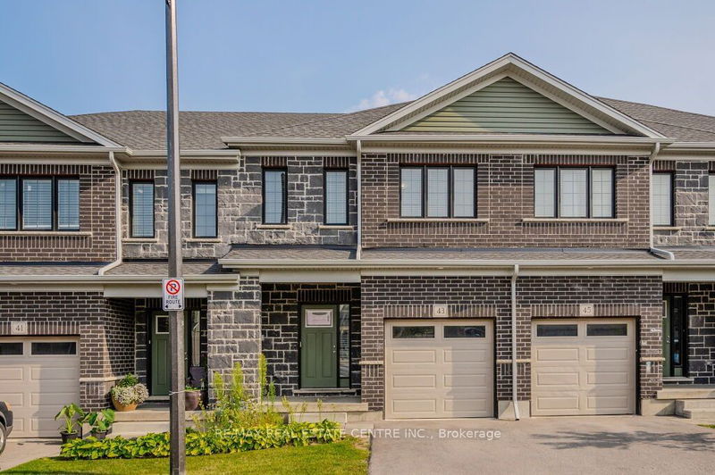 43 Woodedge Circ  Kitchener, N2R 0P8 | Image 1