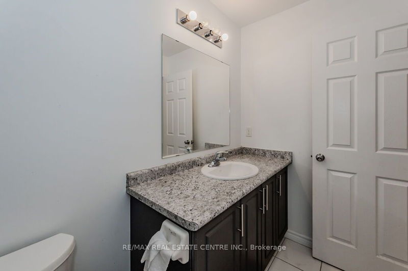 43 Woodedge Circ  Kitchener, N2R 0P8 | Image 28