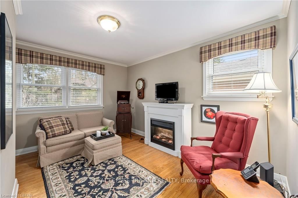 Listing Image 15