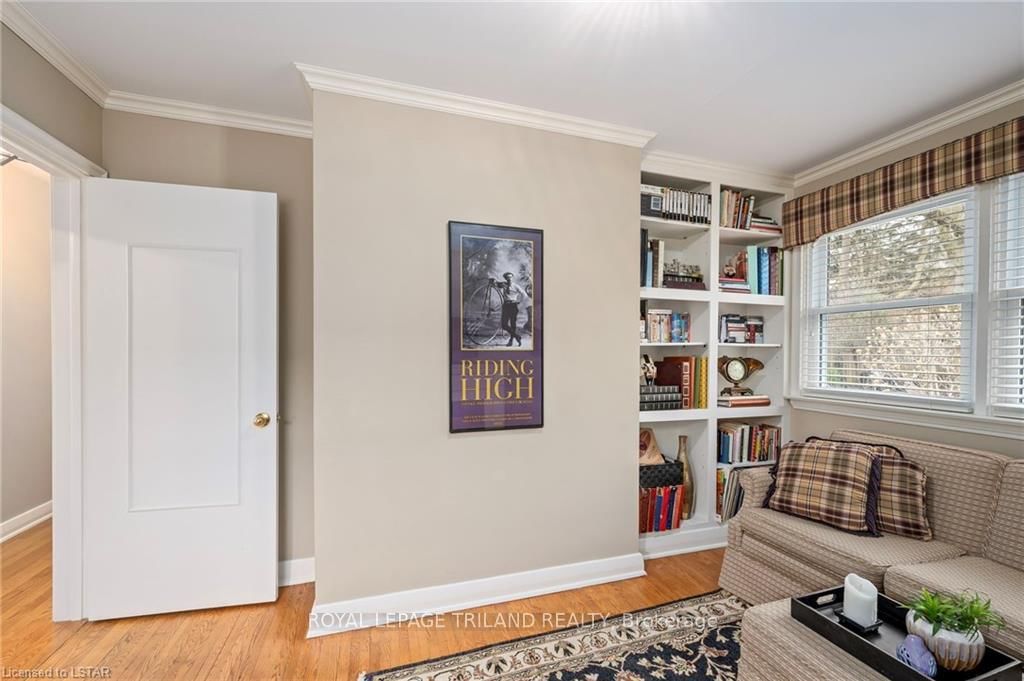 Listing Image 16