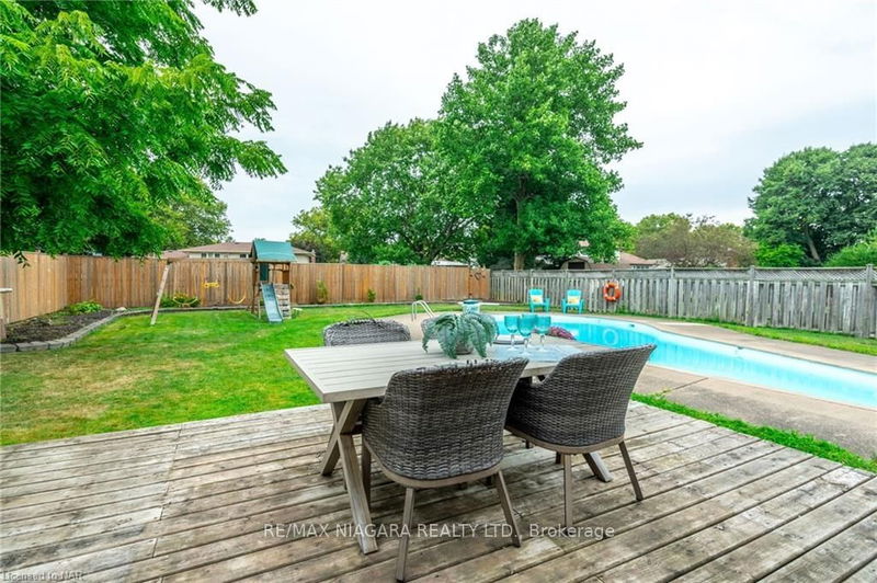 7 Royal Oak Dr  St. Catharines, L2N 4B7 | Image 34